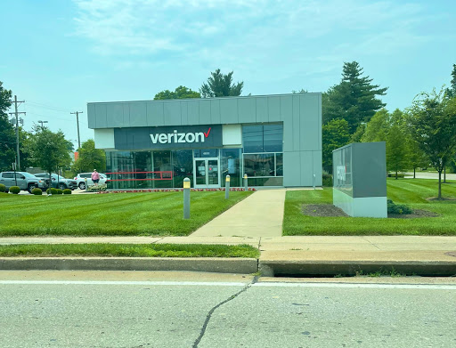 Cell Phone Store «Verizon», reviews and photos, 4800 Outer Loop, Louisville, KY 40219, USA