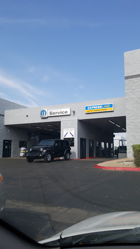 Chrysler Dealer «Moore Chrysler Jeep», reviews and photos, 8600 W Bell Rd, Peoria, AZ 85382, USA