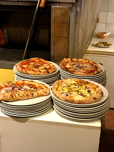 Pizzorante Napule E in Corciano, Provincia di Perugia