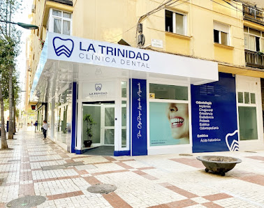 Clínica Dental La Trinidad C. Sevilla, 40, Distrito Centro, 29009 Málaga, España