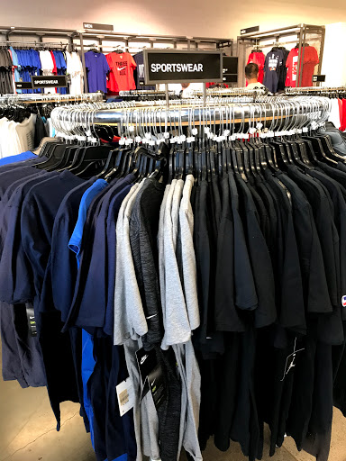 Sporting Goods Store «Nike Clearance Store», reviews and photos, 1275 Marina Blvd, San Leandro, CA 94577, USA