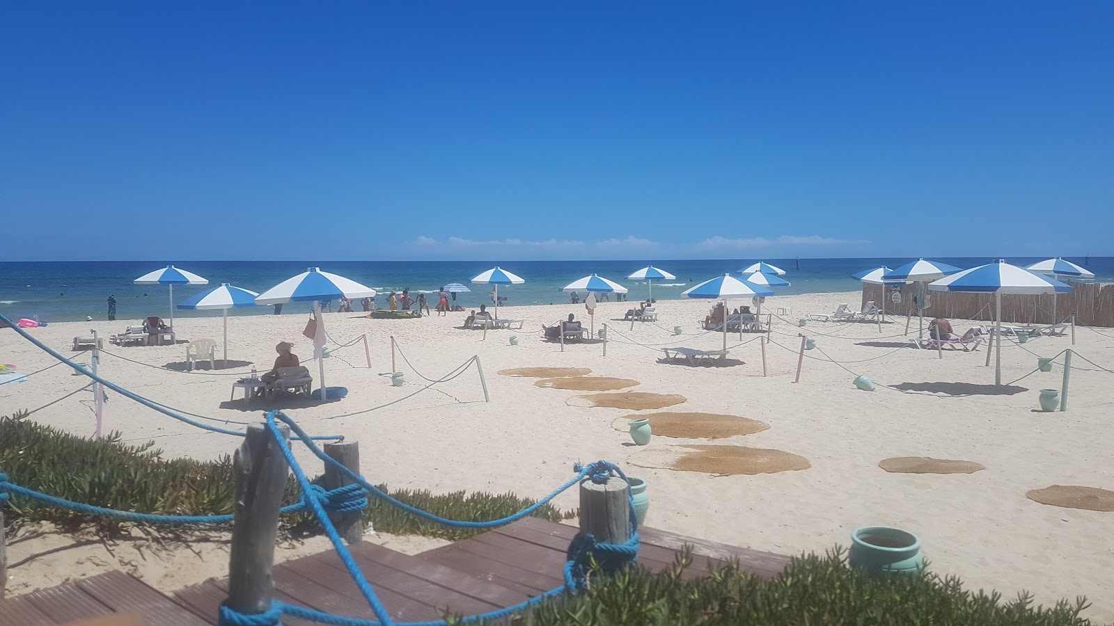 Foto di El Menchia beach con molto pulito livello di pulizia