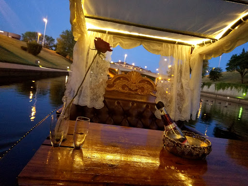 Boat Tour Agency «Ambiance on the Water», reviews and photos, 200 Ward Pkwy, Kansas City, MO 64112, USA