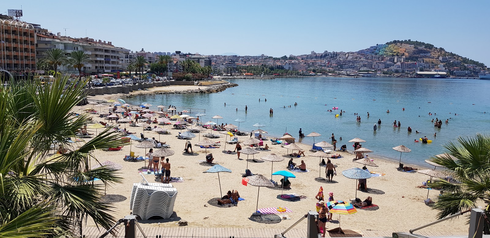 Valokuva Kusadasi beach IVista. puhtaustasolla melko puhdas