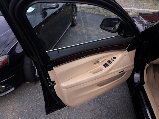 Used Car Dealer «Autoworld of Winston-Salem», reviews and photos, 345 Peters Creek Pkwy, Winston-Salem, NC 27101, USA