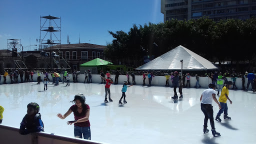 Pista de patinaje sobre hielo en Guatemala