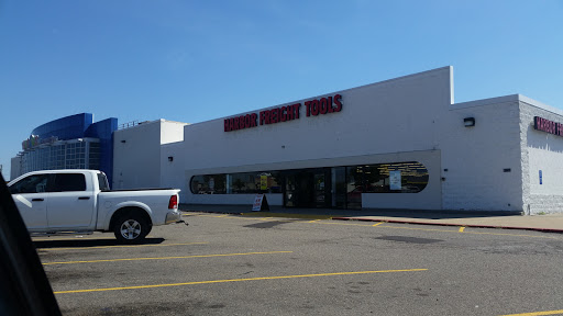 Hardware Store «Harbor Freight Tools», reviews and photos, 32706 John R Rd, Madison Heights, MI 48071, USA