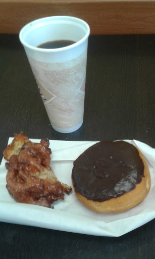Donut Shop «Circle Donuts», reviews and photos, 2201 N Lakewood Blvd, Long Beach, CA 90815, USA