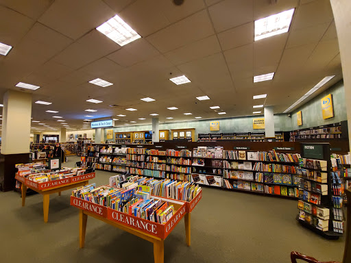 Book Store «Barnes & Noble», reviews and photos, 112 Eisenhower Pkwy, Livingston, NJ 07039, USA
