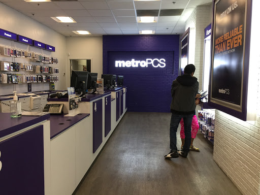 MetroPCS Corporate Store, 1015 El Camino Real, Redwood City, CA 94063, USA, 