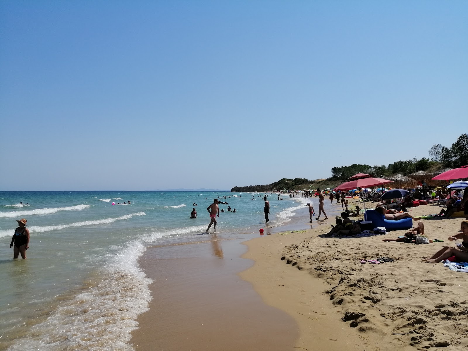 Nessebar beach'in fotoğrafı - rahatlamayı sevenler arasında popüler bir yer