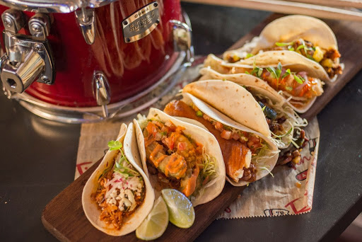 Live Music Bar «Tin Roof», reviews and photos, 3921 Shelbyville Rd, Louisville, KY 40207, USA