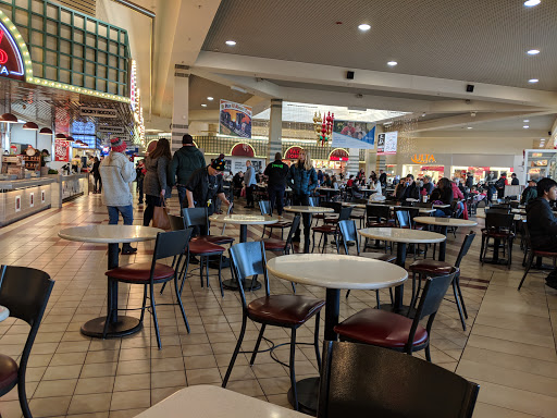 Shopping Mall «Oakwood Mall», reviews and photos, 4800 Golf Rd, Eau Claire, WI 54701, USA