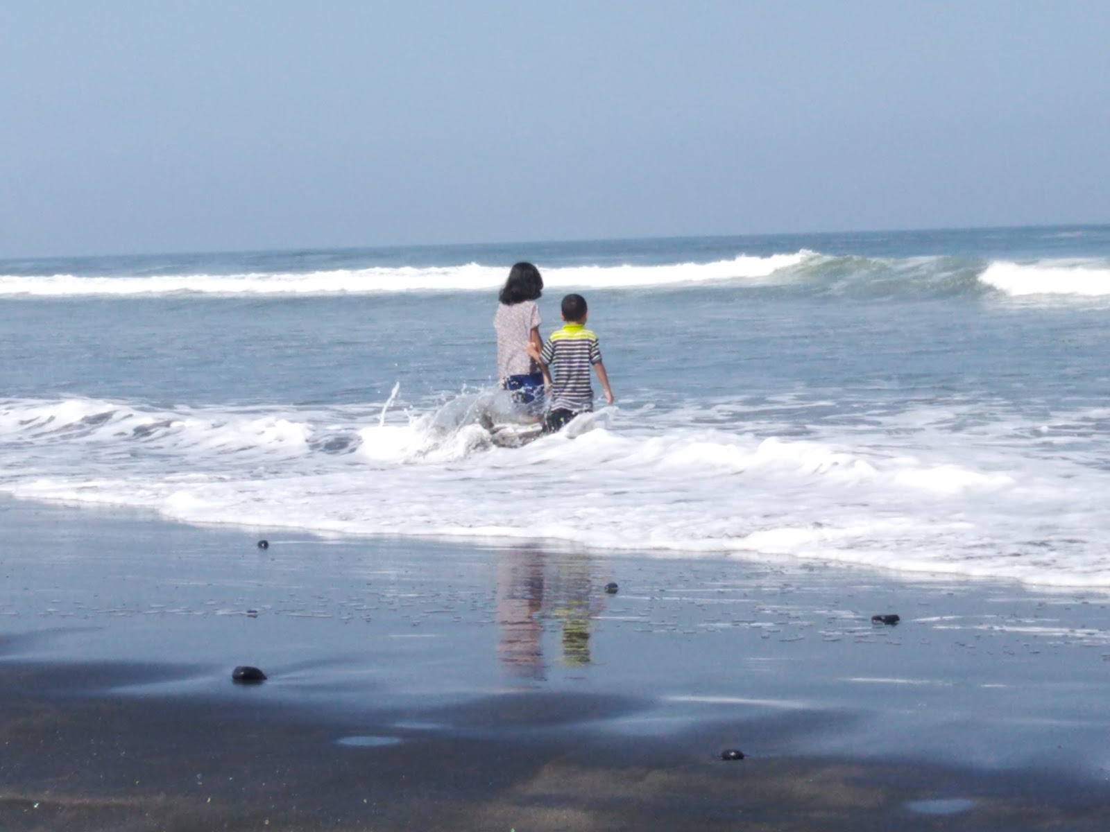 Photo de Kelating Beach avec un niveau de propreté de assez propre