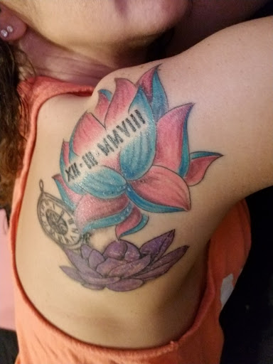 Tattoo Shop «To the Point Tattoo Studio», reviews and photos, 14049 S Cicero Ave, Crestwood, IL 60445, USA