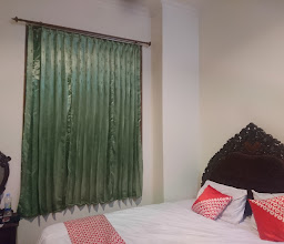 Hotel Pakuning photo