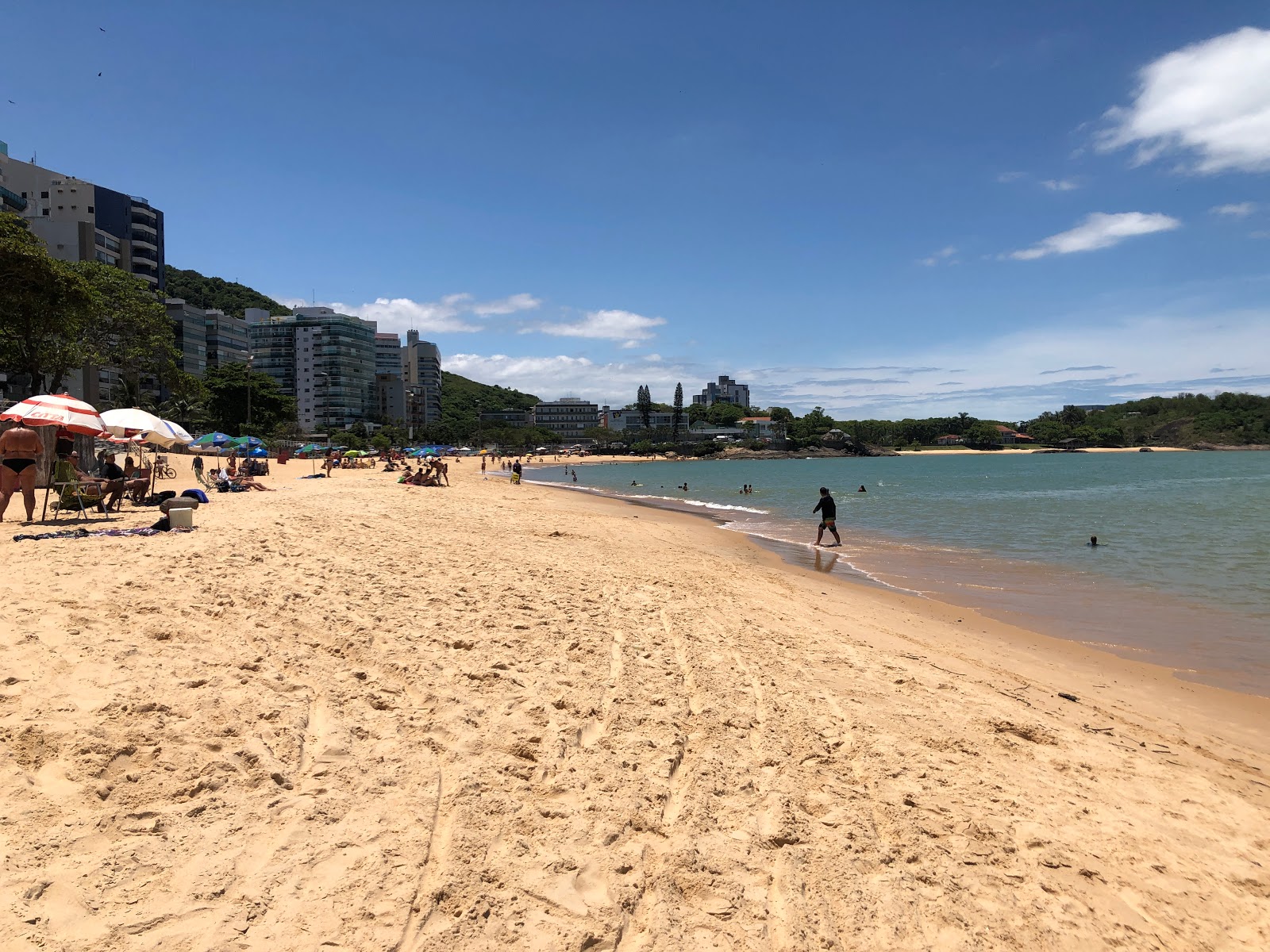 Photo de Praia da Costa avec rivage droit, long