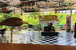 Jungle de cafe image