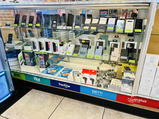 Cell Phone Store «1 Stop Mobile», reviews and photos, 4612 E Hillsborough Ave, Tampa, FL 33610, USA