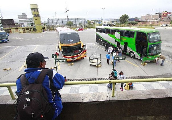 Terminal aqp - llegada de buses - Jacobo Hunter