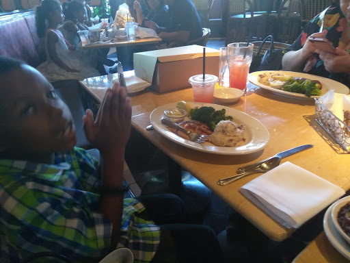 Restaurant «The Cheesecake Factory», reviews and photos, 2402 East Camelback, Phoenix, AZ 85016, USA