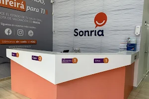 Sonría image