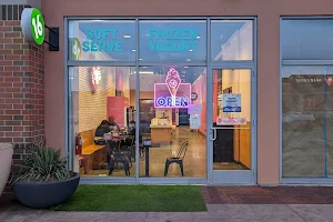 16 Handles image