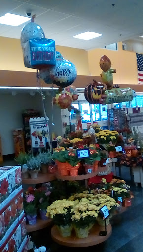 Grocery Store «Stop & Shop», reviews and photos, 1135 Farmington Ave, Berlin, CT 06037, USA