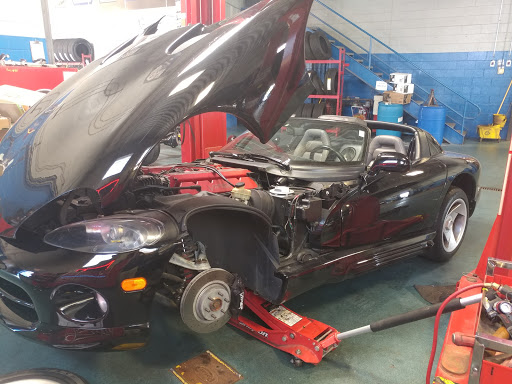 Auto Body Shop «CARSTAR Friendly of Roselle», reviews and photos, 333 E Irving Park Rd, Roselle, IL 60172, USA