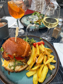 Hamburger du Le Naïo: Bar, Restaurant, Tapas,Glacier à Cassis - n°3
