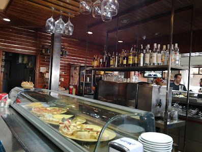 Restaurante El Nido II Pl. de la Villa, 6, 28140 Fuente el Saz de Jarama, Madrid, España