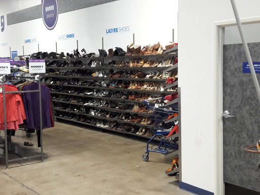 Thrift Store «51st & Olive Goodwill Retail Store & Donation Center», reviews and photos
