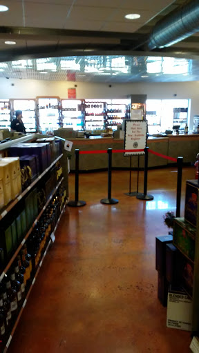 Liquor Store «Mecklenburg County ABC Store #01», reviews and photos, 4706 N Tryon St, Charlotte, NC 28213, USA