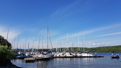 Saint-Benoît Du Lac Yacht Club