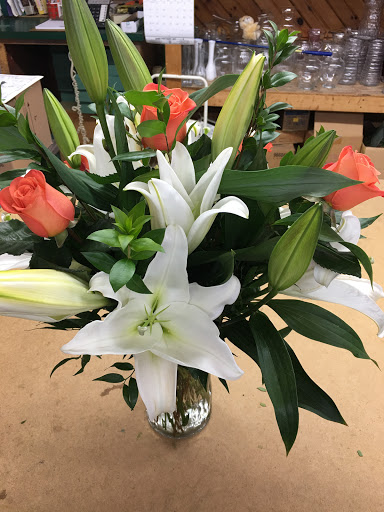 Florist «Vestals Florist», reviews and photos, 3001 Pinecroft Rd, Greensboro, NC 27407, USA