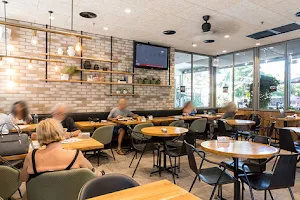 Aroma Espresso Bar ארומה אספרסו בר image