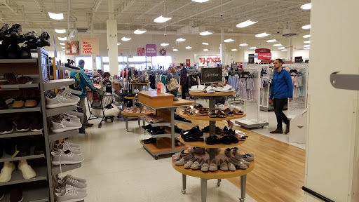 Department Store «T.J. Maxx», reviews and photos, 620 N Edwards Blvd, Lake Geneva, WI 53147, USA