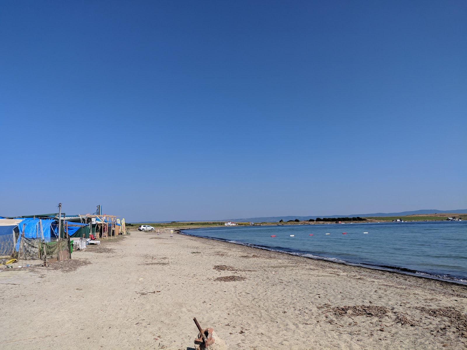 Foto de Praia de Bolayir área de comodidades