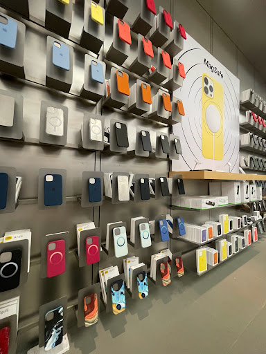 Computer Store «Apple Millenia», reviews and photos, 4200 Conroy Rd, Orlando, FL 32839, USA