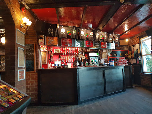 Bars with reserved areas for couples in Southampton