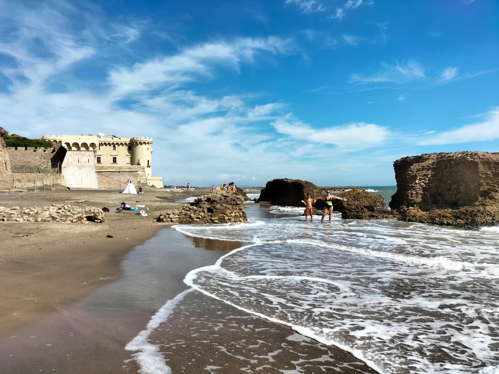 Cala Ciardi Ladispoli的照片 带有宽敞的海岸