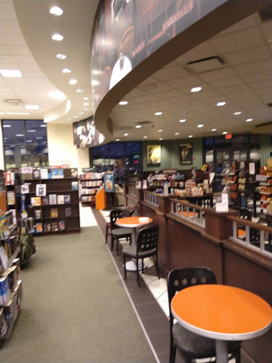 Book Store «Barnes & Noble», reviews and photos, 102 Commons Dr, Geneva, IL 60134, USA