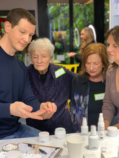 Beauty Supply Store «ROOTS the Beauty Underground», reviews and photos, 384 Forest Ave #9, Laguna Beach, CA 92651, USA