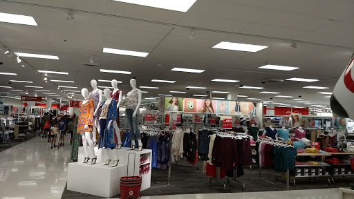 Shopping Mall «Addison Mall», reviews and photos, 2970 W Addison St, Chicago, IL 60618, USA