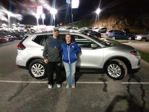 Clutts Auto Sales Inc, 120 Fitz Gilbert Rd, Hazard, KY 41701, USA, 