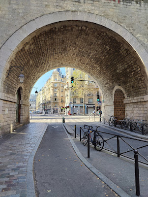 Marche M à Paris