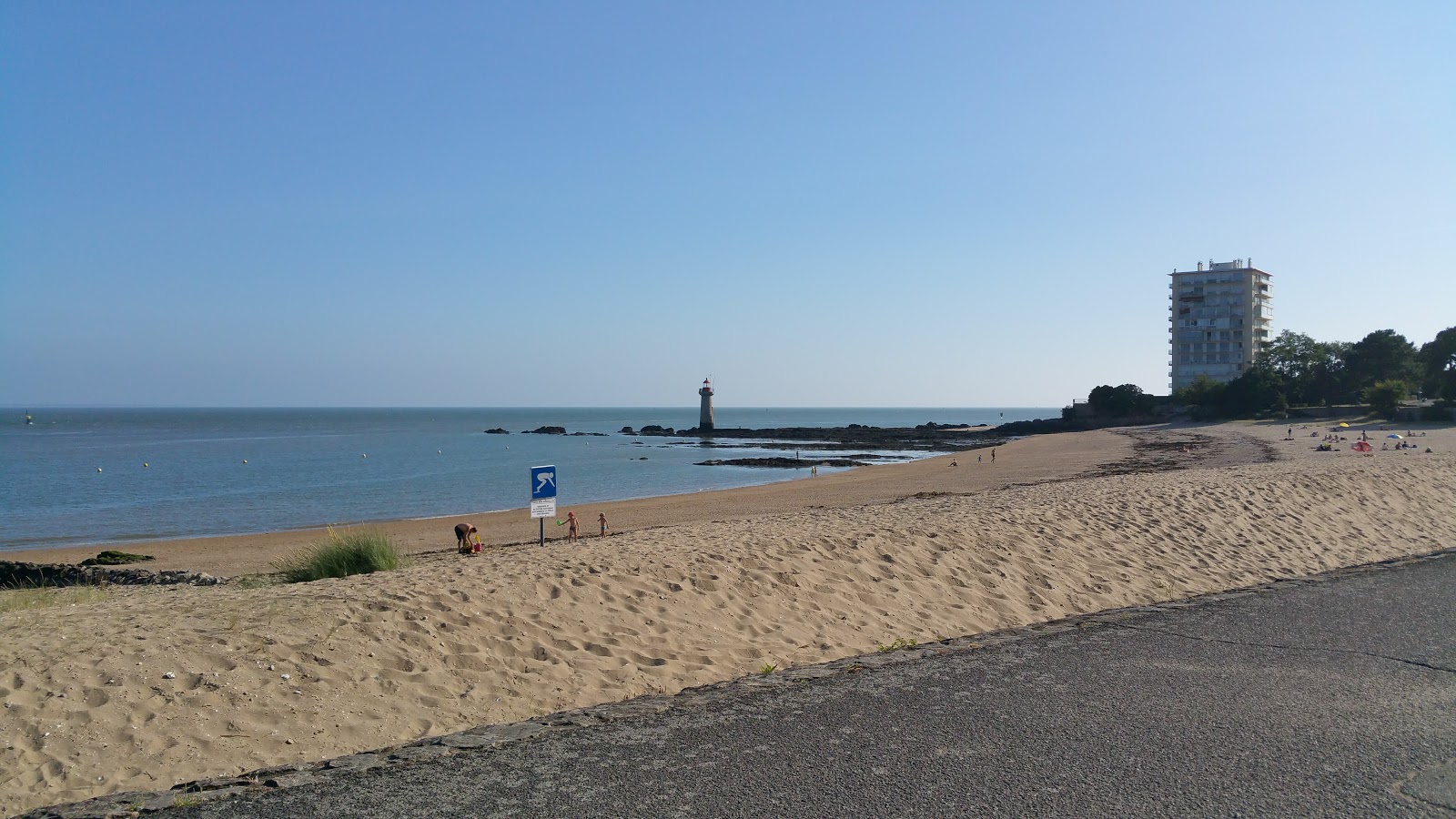 Foto de Villes-Martin beach com baía espaçosa