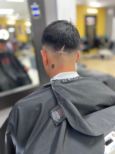 Barber Shop «Chacabana Barber Shop», reviews and photos, 5002 Eisenhauer Rd, San Antonio, TX 78218, USA