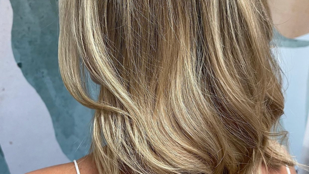 Linda Scott @ Salty Hair Studio 33763