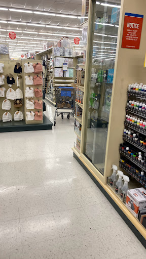Craft Store «Hobby Lobby», reviews and photos, 2102 N Neil St Suite 2, Champaign, IL 61820, USA